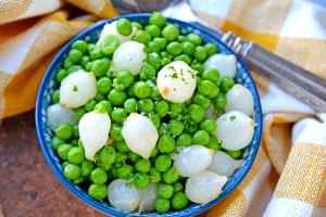 100 G Peas and Onions (Frozen)