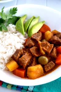 100 G Puerto-Rican Style Beef Stew (Carne Guisada Con Papas)