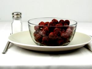 100 G Red Sour Cherries (Solids and Liquids, Heavy Syrup Pack, Canned)