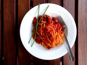 100 G Spaghetti with Tomato Sauce and Frankfurters or Hot Dogs