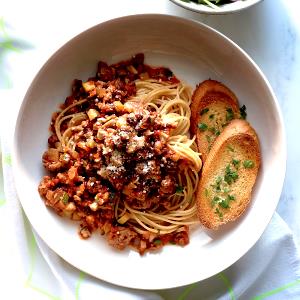 100 G Whole Wheat Spaghetti Noodles with Meat Sauce