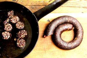 100 Grams Blood Sausage, Boiled (Blood Pudding)