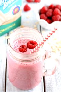 12 fl oz (355 ml) Raspberry Banana Smoothie