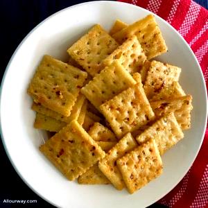 13 crackers (30 g) Roasted Red Pepper Crackers