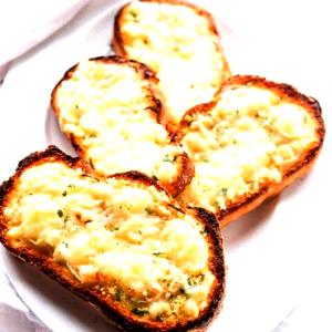 1.33 Slices Garlic Bread