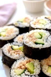 16 Pieces Sushi Small Roll, Tuna