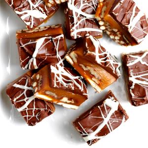 17 pieces (40 g) Chocolate Caramel Pretzel Bites