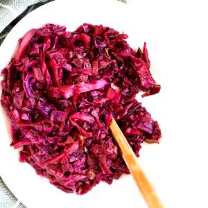 2/3 cup (130 g) Red Cabbage with Apple