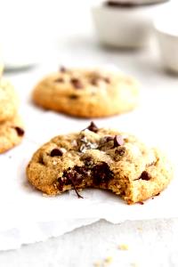 2 cookies (26 g) Gluten Free Chocolate Chip Cookies