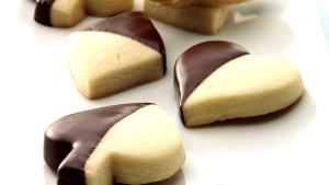 2 cookies (32 g) Chocolate Dipped Shortbread Cookie