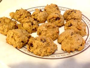 2 cookies (32 g) Peanut Butter Nom Noms