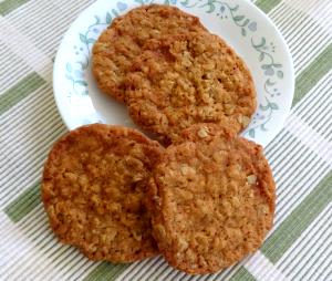 2 Cookies Crispy Oatmeal Cookie