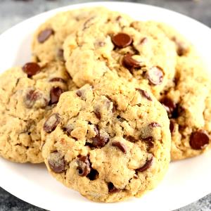 2 cookies Oatmeal Chocolate Chip Cookies