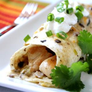 2 enchiladas (6 oz) Spa Chicken & Spinach Enchiladas