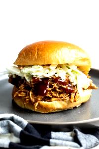 2 oz (56 g) Pulled Pork & Barbecue Sauce