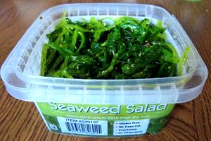 2 oz (56 g) Seaweed Salad