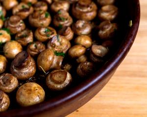 2 oz (60 g) Mushroom Bites - Roasted Garlic & Olive Oil