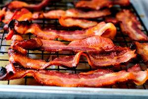 2 pan fried slices (15 g) Maple Bacon