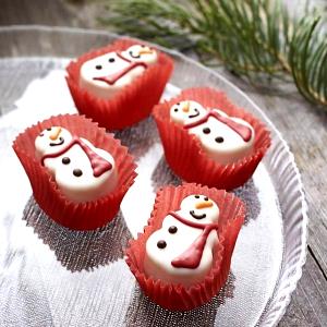 2 pieces (25 g) Snowman Petits Fours