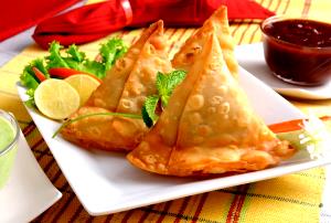 2 pieces Vegetable Samosa