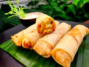 2 Rolls Thai-Style Chicken Spring Rolls