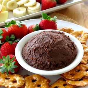 2 tbsp (28 g) Brownie Batter Dessert Hummus