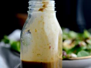 2 tbsp (29 g) Three Cheese Basil Vinaigrette Dressing