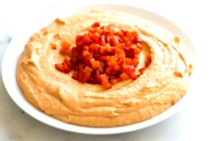 2 tbsp (30 g) Roasted Red Pepper Hummus