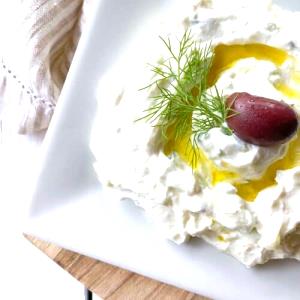 2 tbsp (30 g) Roasted Red Pepper Tzatziki Greek Strained Yogurt Dip