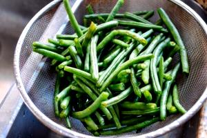 20 beans (30 g) Crunchy Dried Green Beans