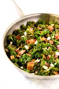 3 1/2 cups (110 g) Shredded Kale with Balsamic Bacon Butter