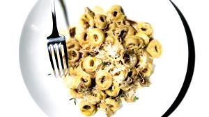 3/4 cup dry (56 g) Porcini Mushroom Tortelloni Pasta