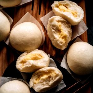 3 buns (95 g) Steamed Buns with Egg Cream Sauce