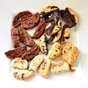 3 cookies (26 g) Caramel Milk Chocolate Biscotti Bites