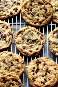 3 cookies (28 g) Chocolate Chip Crispy Cookie Chips