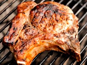 3 Oz Pork Chops (Center Loin, Bone-In, Lean Only, Cooked, Pan-Fried)