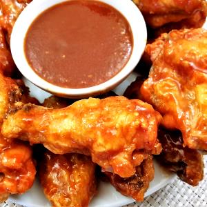 3 pieces with sauce Crispy Wings with BBQ Sauce