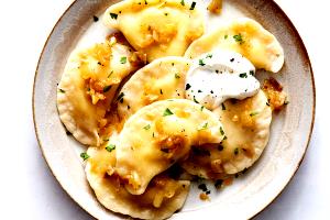 3 pierogies (114 g) Potato, Sour Cream & Chive Pierogies