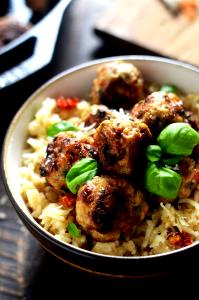 4 meatballs (74 g) Gourmet Chicken Meatballs (Sun-Dried Tomatoes, Basil & Provolone)