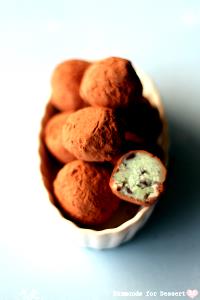 4 pieces (42 g) Mint Chocolate Chip Dessert Truffles