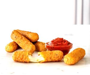 4 pieces Mozzarella Sticks