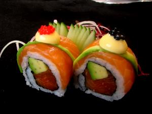 4 Pieces Sushi, Rainbow Roll