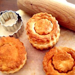 4 Shells Puff Pastry Shells, Mini