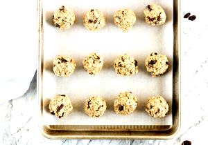 5 bites (30 g) Oatmeal Raisin Cookie Snack Bites