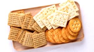 5 Crackers Saltine Cracker, Lower Sodium