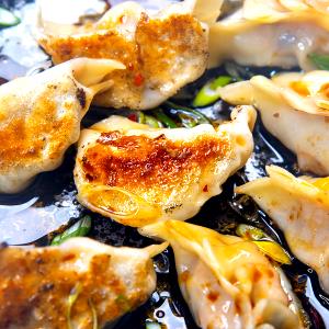 5 potstickers (125 g) Pork Potstickers