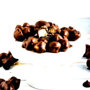 6 Pieces Chocolate Covered Macadamias, Low Carb