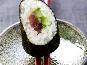 6 Pieces Sushi, M & M (Tuna - Cucumber)