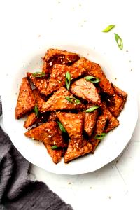 6 slices (85 g) Marinated Sesame Garlic Tempeh