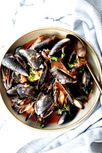 8 oz Mussels in Tomato & Garlic Sauce